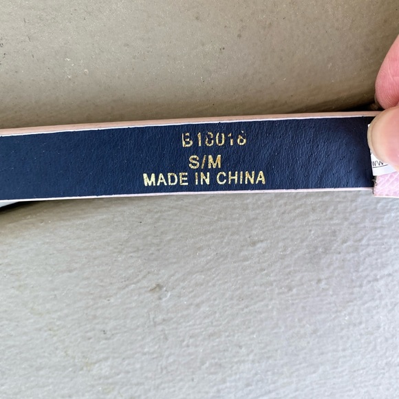 NWOT Light pink 3/4” width vegan belt with gold buckle, Size: S/M - Picture 6 of 6